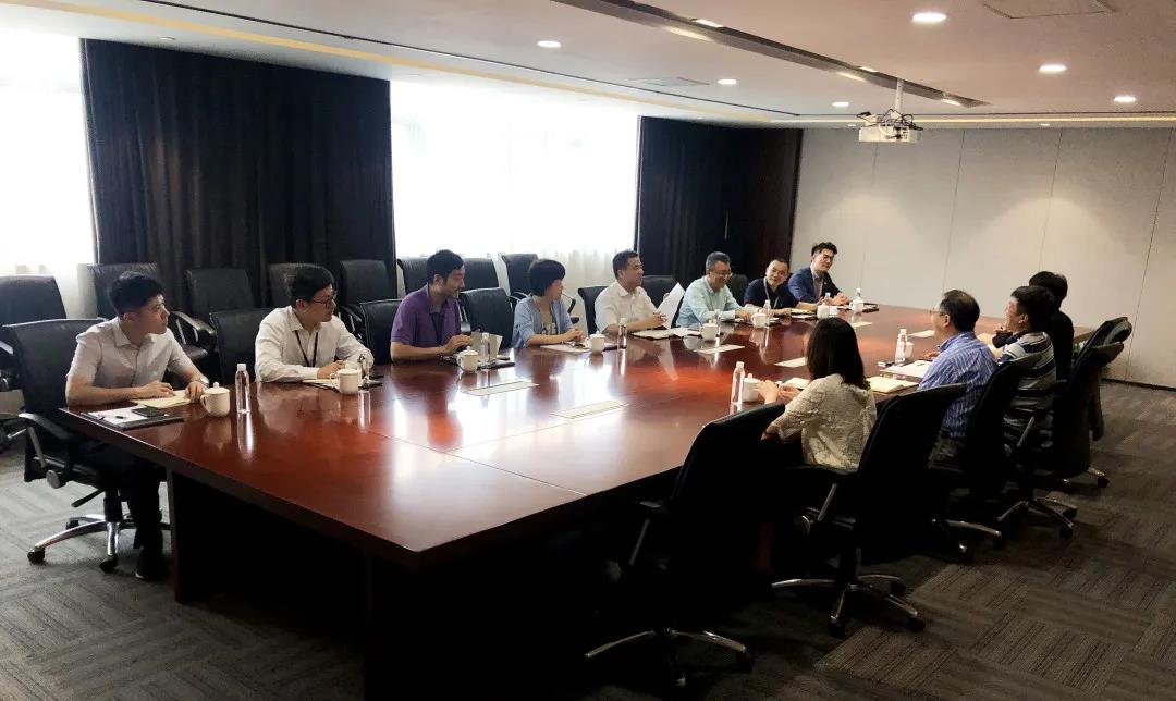 落实政策 利企惠民——园区管委会领导莅临云顶国际进行政策解读