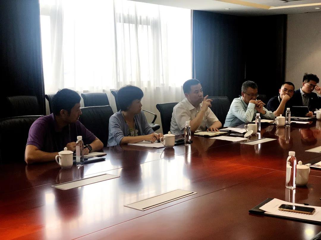 落实政策 利企惠民——园区管委会领导莅临云顶国际进行政策解读